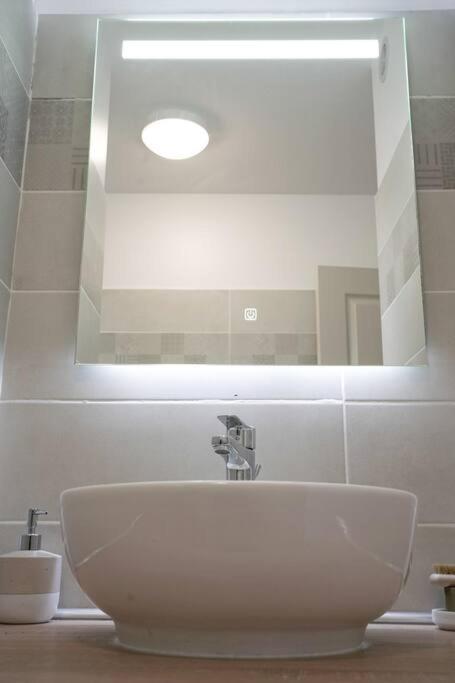 Le Marie-Agnes Appartement Neuf De Standing Фор-де-Франс Экстерьер фото